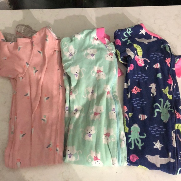 zippered-pajama bundle 🧜🏽‍♀️ 🐱 🐦 - Picture 1 of 4